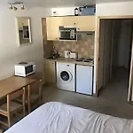 In And Out Studio, Sleeps 2-3 شقة كورشوفيل